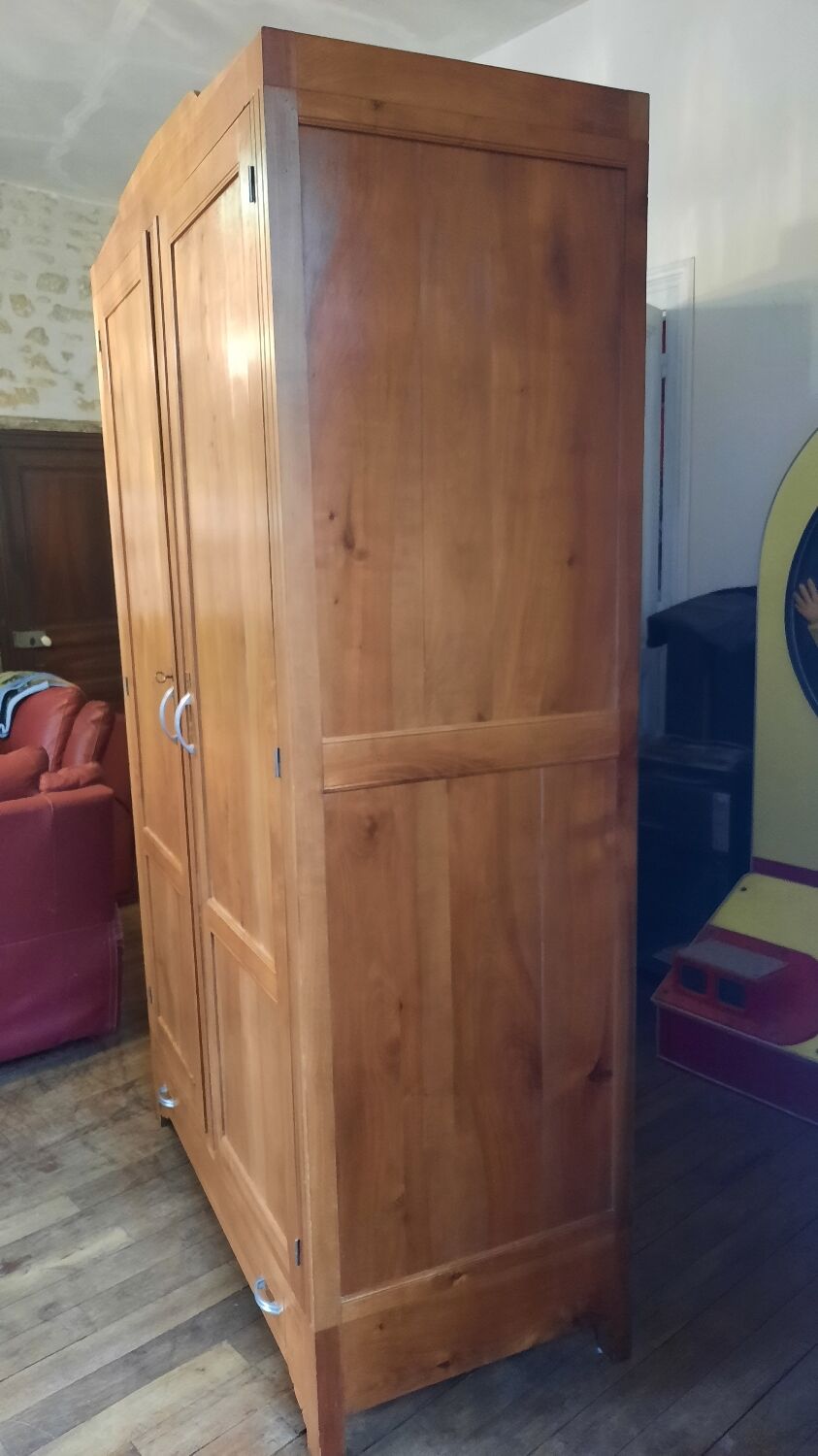 Armoire parisienne