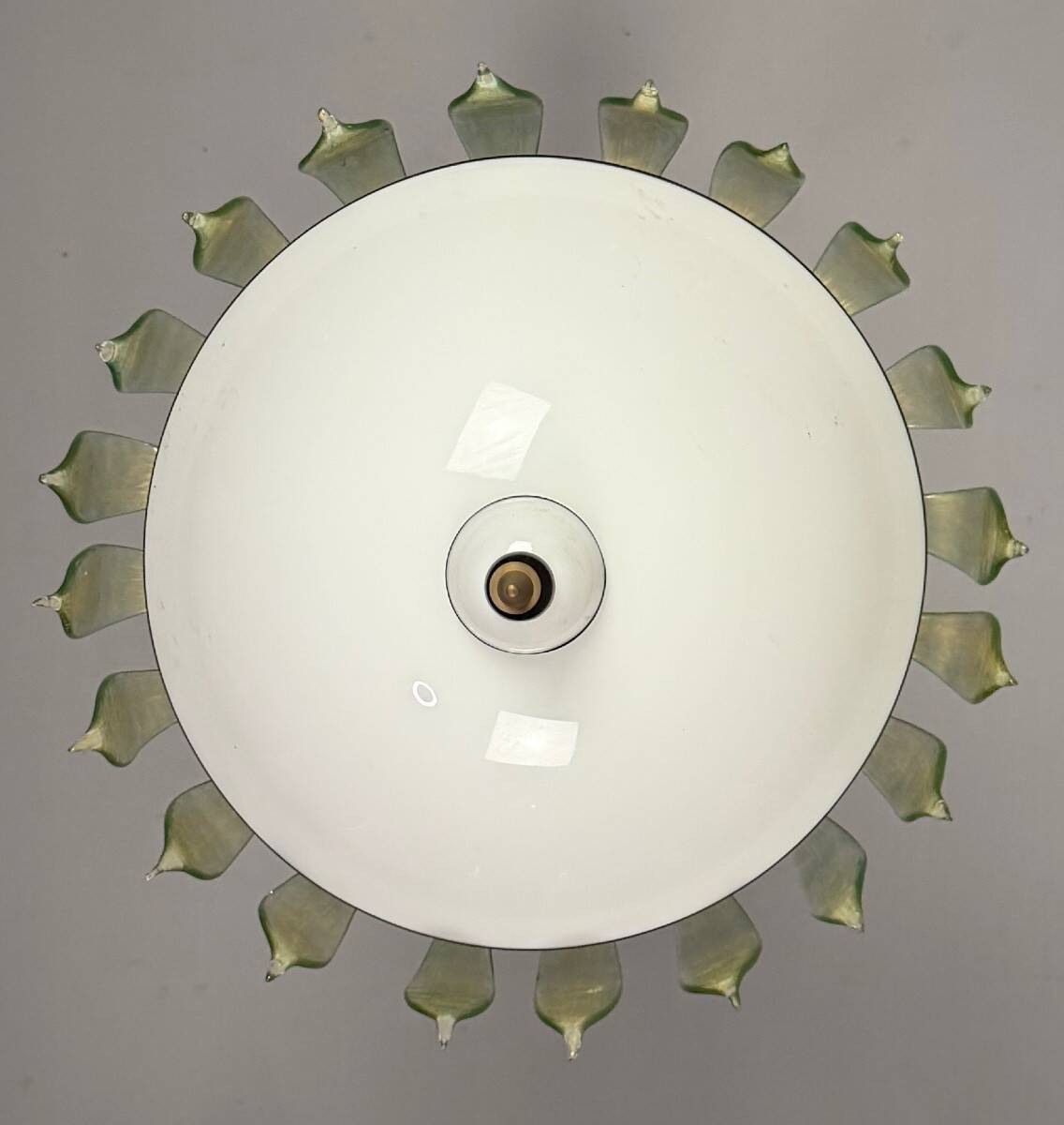 Venetian chandelier in white, black and green Murano glass sprinkled with gold, circa 1980