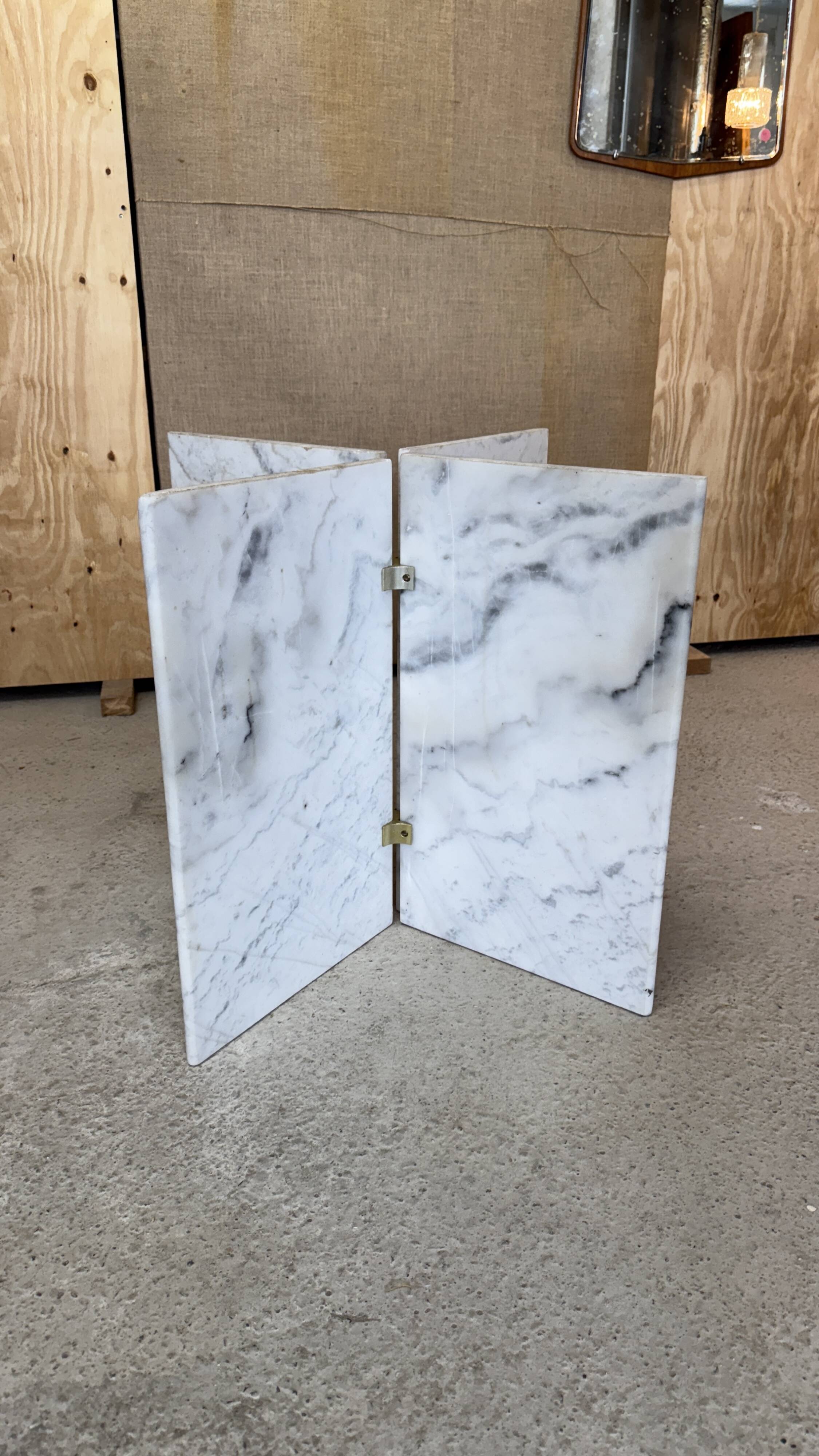 Table à manger en marbre