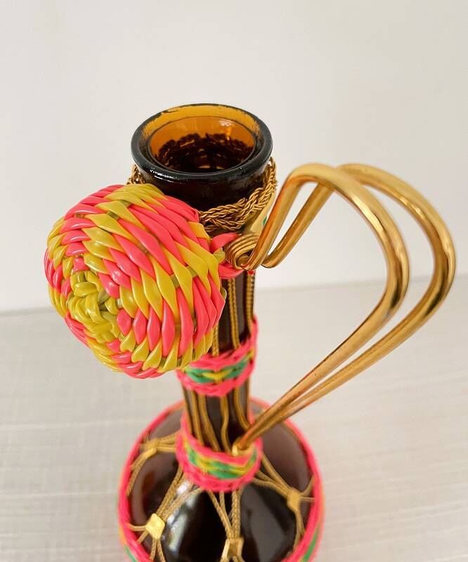 Scoubidou bottle and golden sons