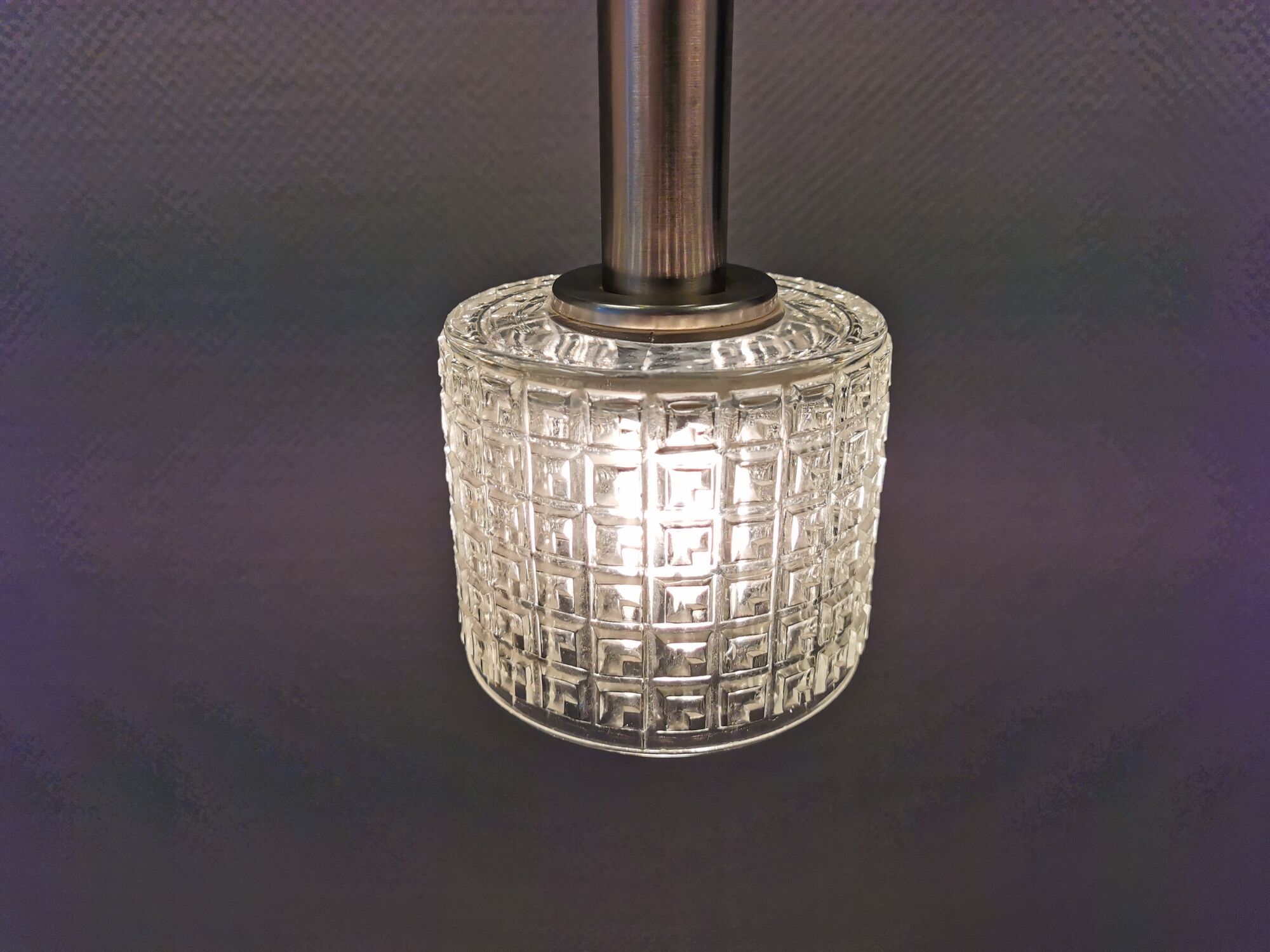 Small hanging lamp in transperant crystal glass