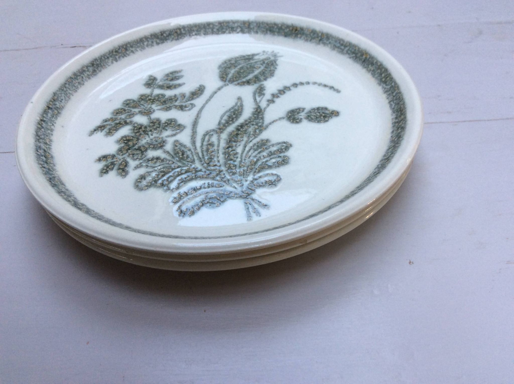 3 dinner plates