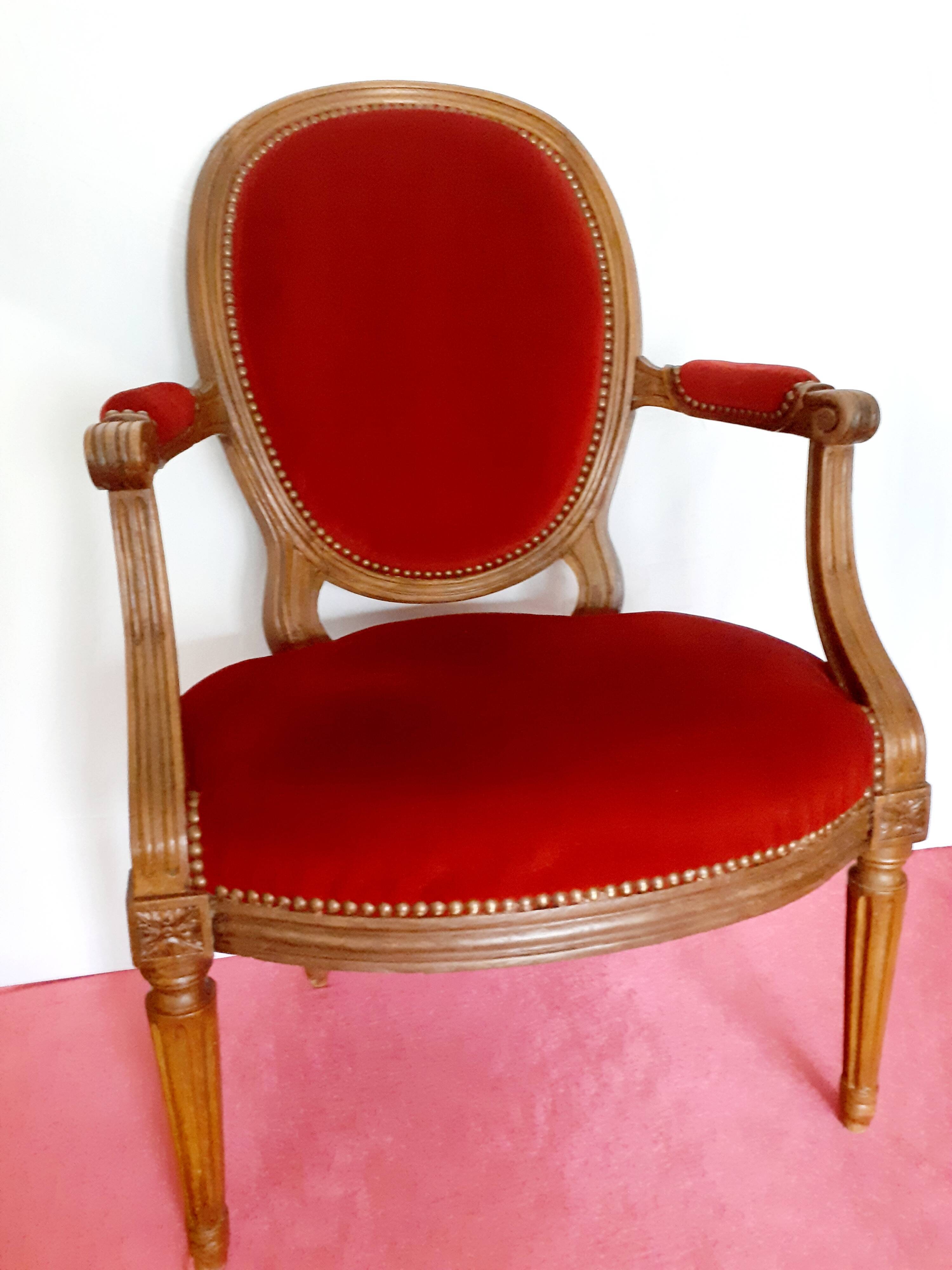 Louis XV medallion chair
