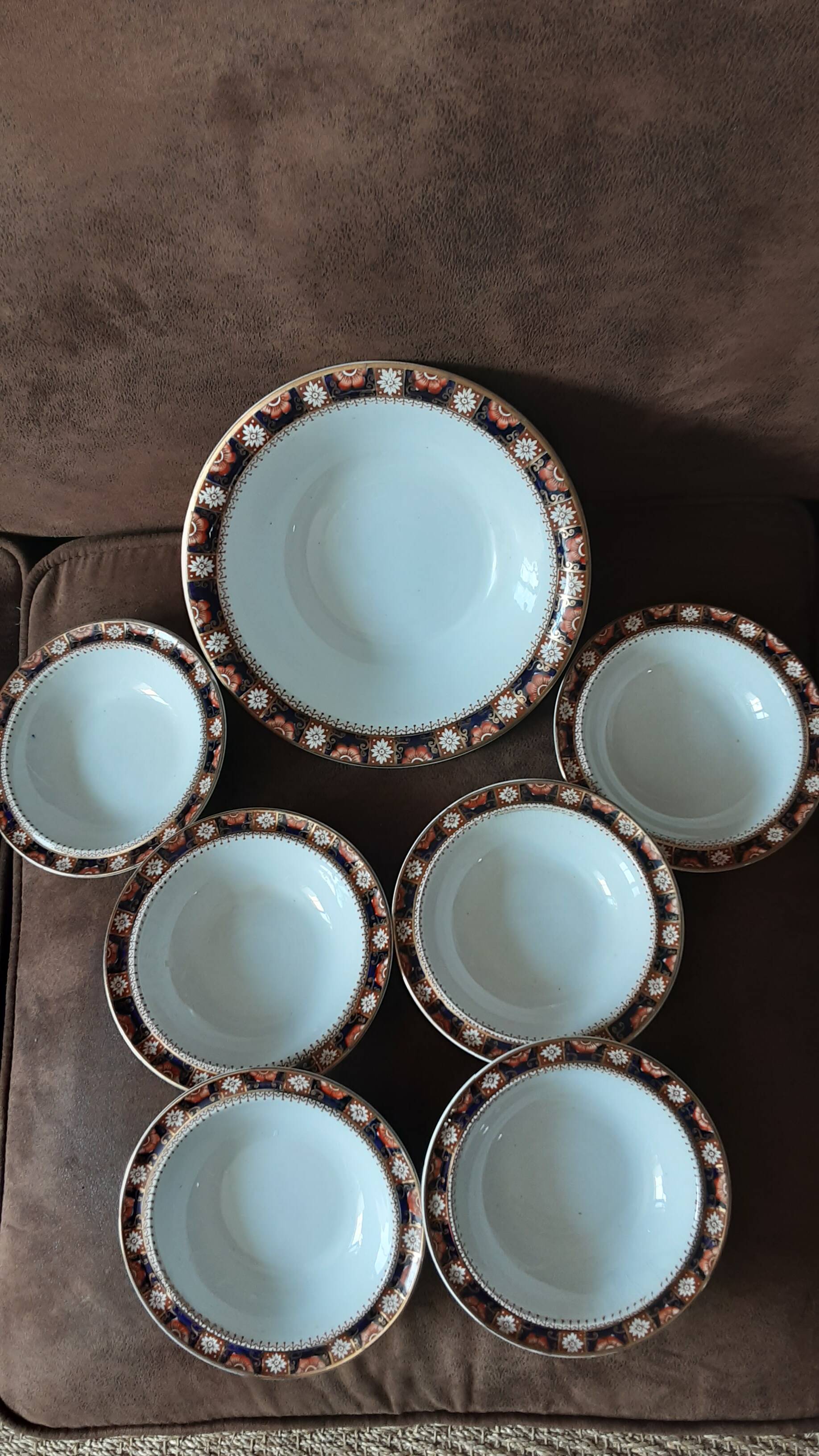 Bowl set and 6 cups England