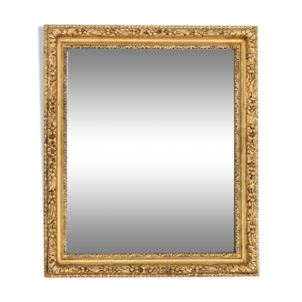 Rectangular mirror in gilded wood  49x56cm