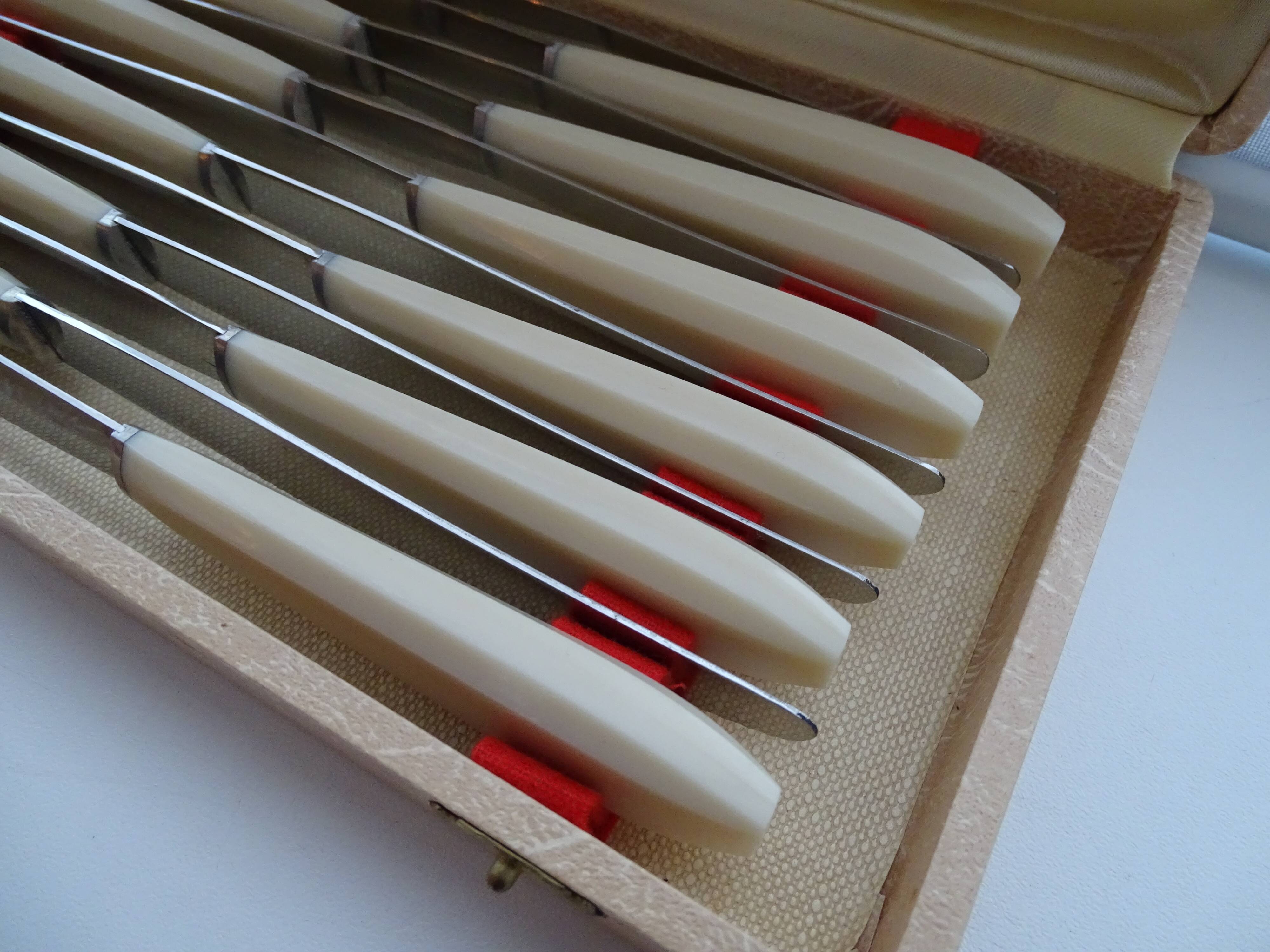 12 vintage Apollonox knob knobs bakelite handles in case