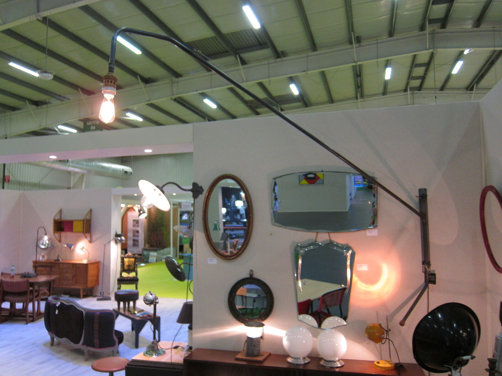 JIB200 curved stem lamp with handle