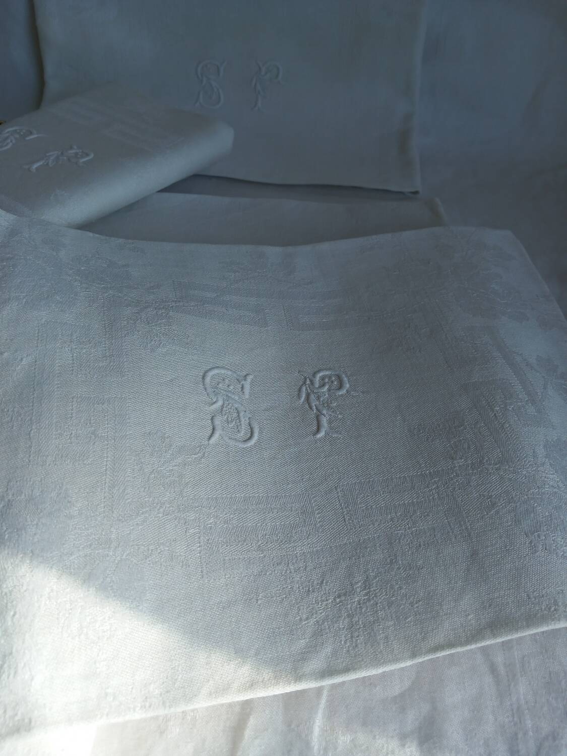 12 antique damask monogrammed napkins, 19th century