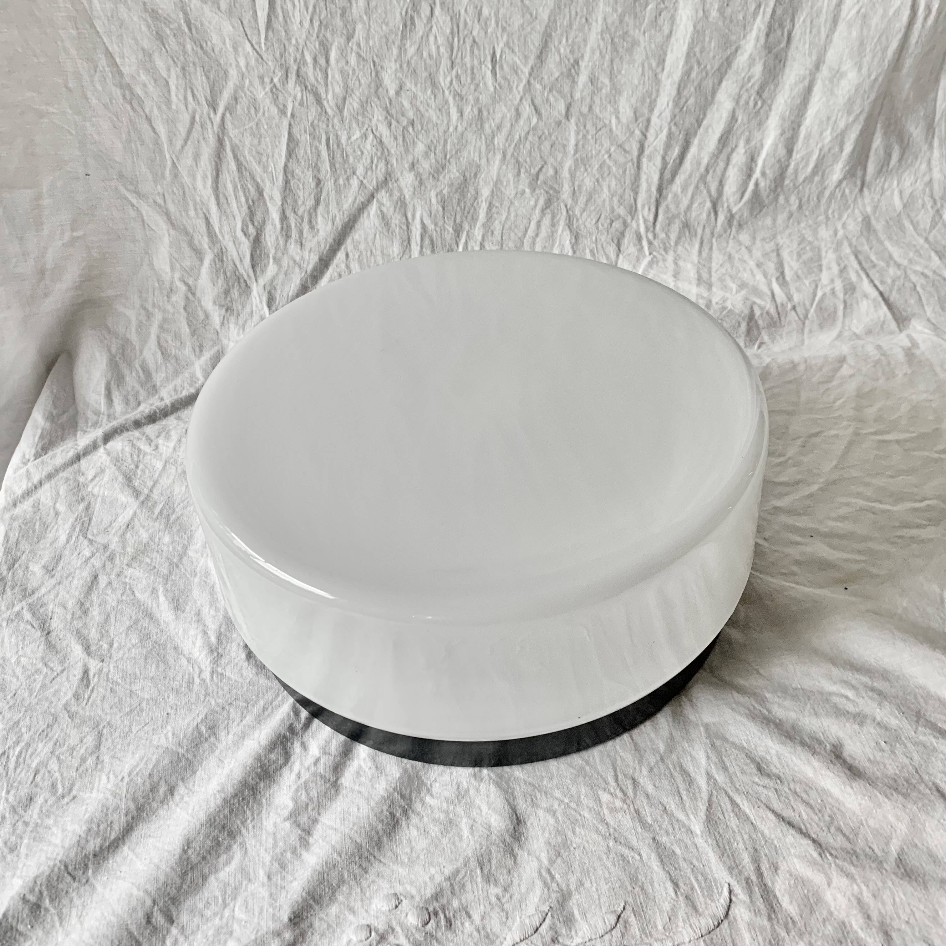 Vintage round ceiling light in white opaline and Bakelite