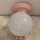 Applique murale porcelaine rose et verre opalin Vintage