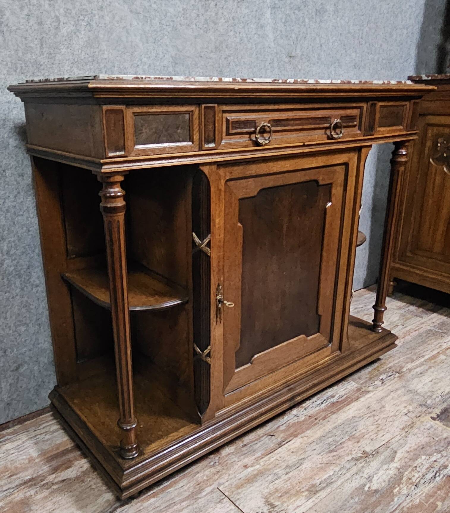 Meuble bas ancien de type buffet / dressoir / desserte style Louis XVI