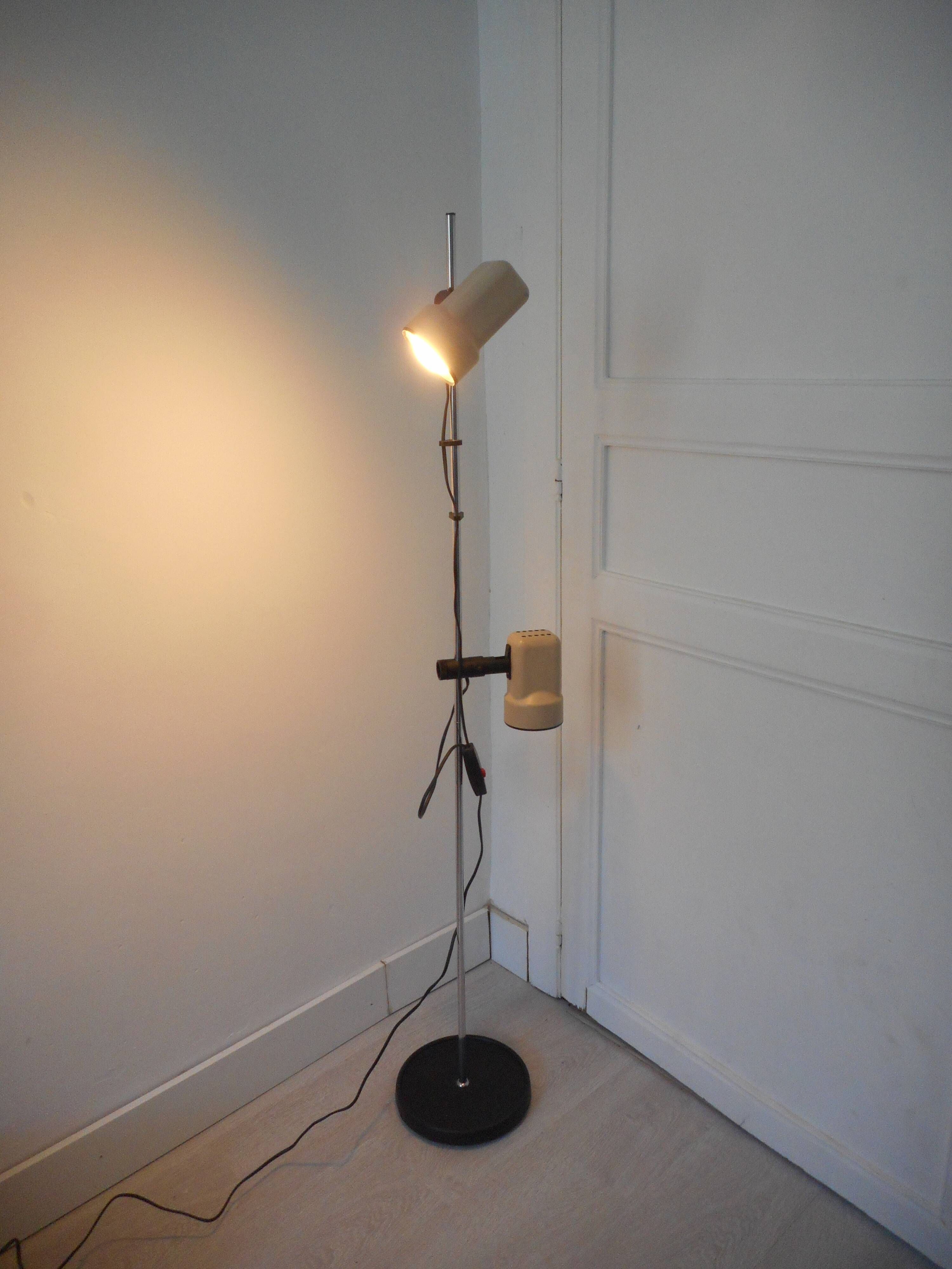Vintage lamppost spot