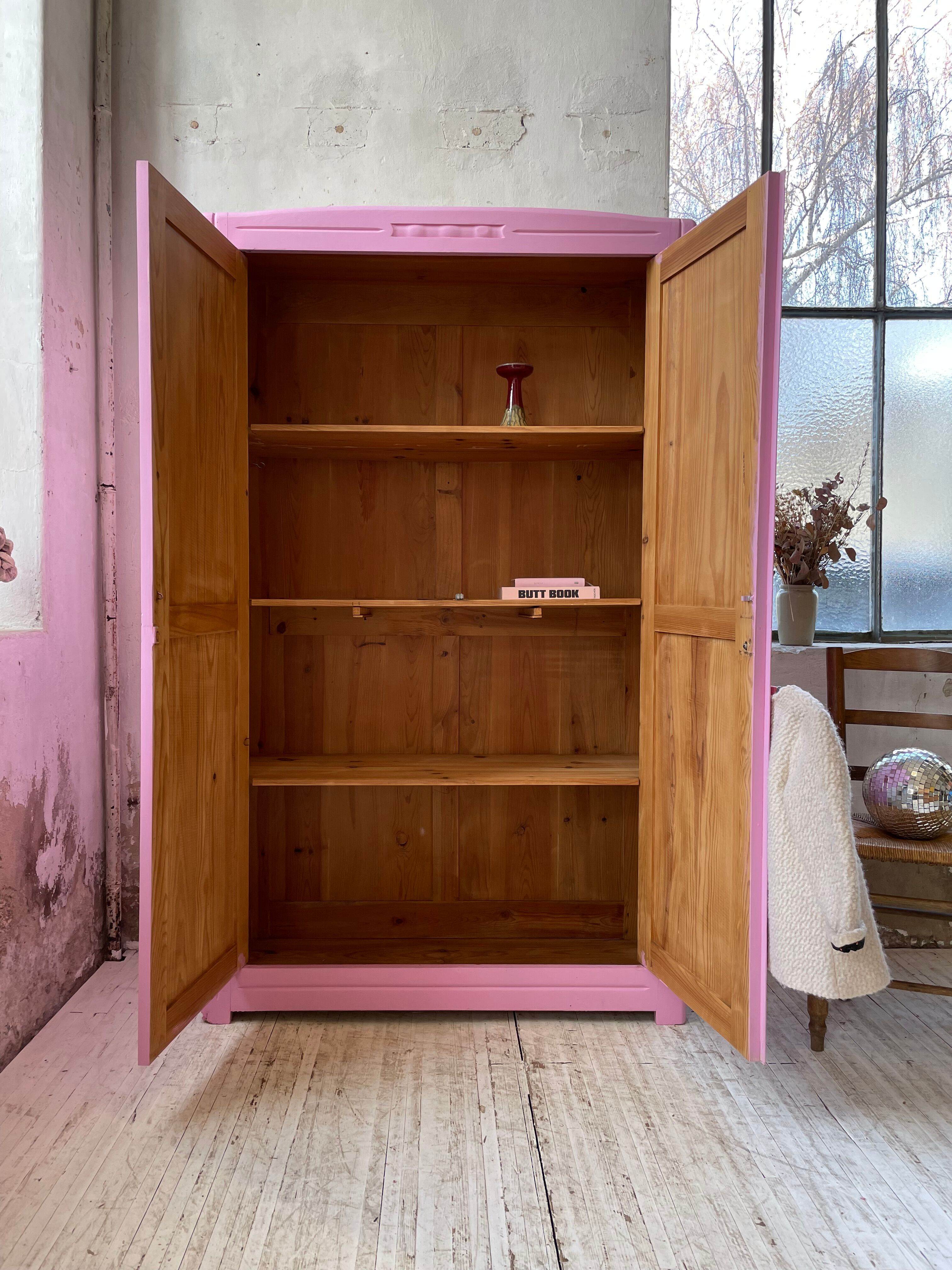 Pink knitted cabinet