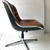 Fauteuil cuir camel de Charles Pollock