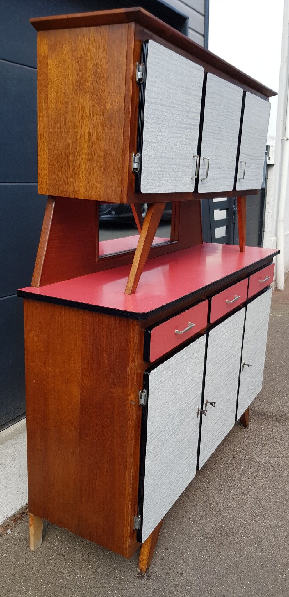 Buffet formica feet compass