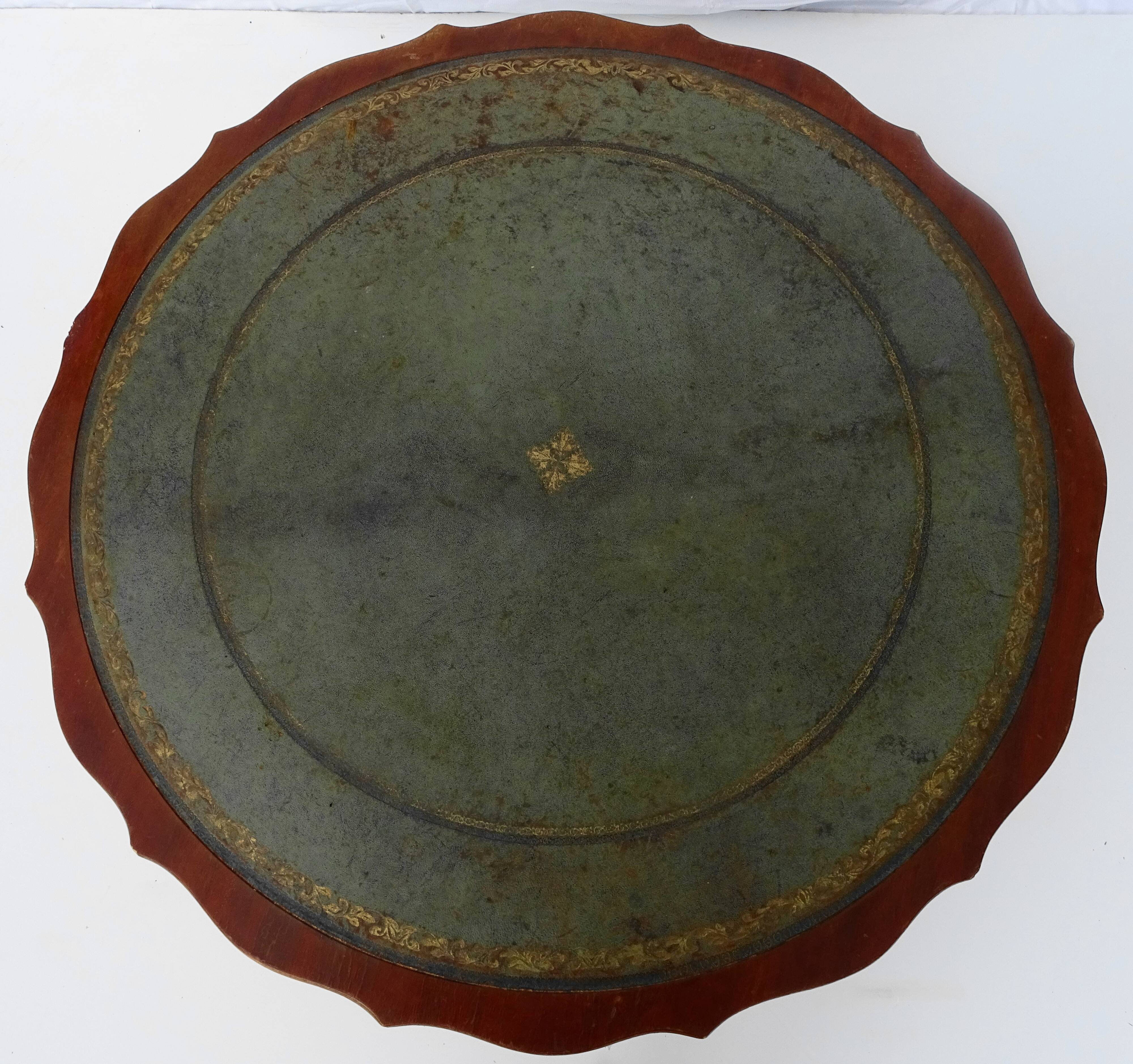 Fedeoned round bass table