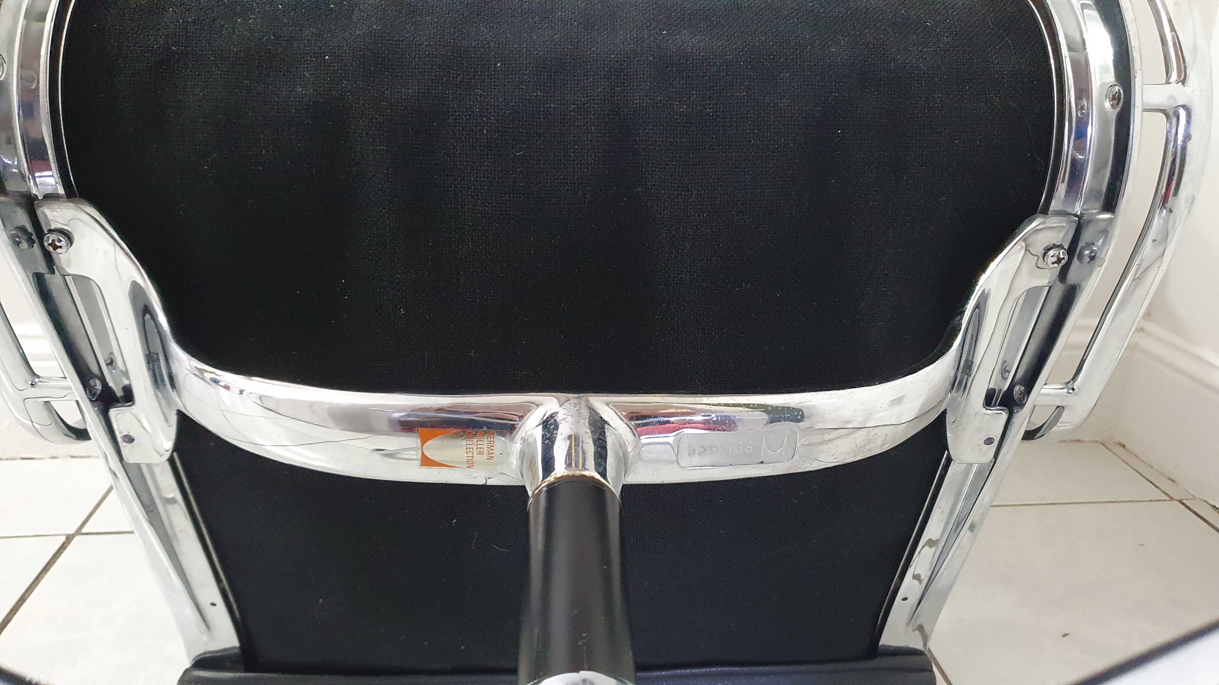 Fauteuil en cuir Softpad design Eames pour Herman Miller, années 70