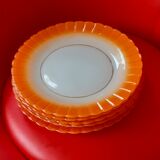 6 Flat plates with orange surround. Arcopal.