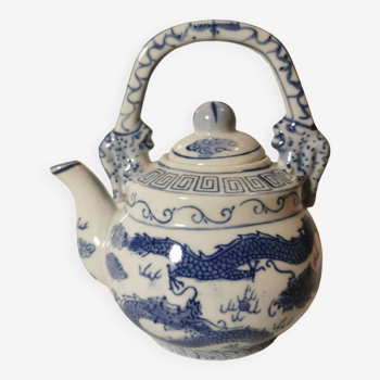 Théière chinoise bleue et blanche ancienne en céramique vintage décor dragon
