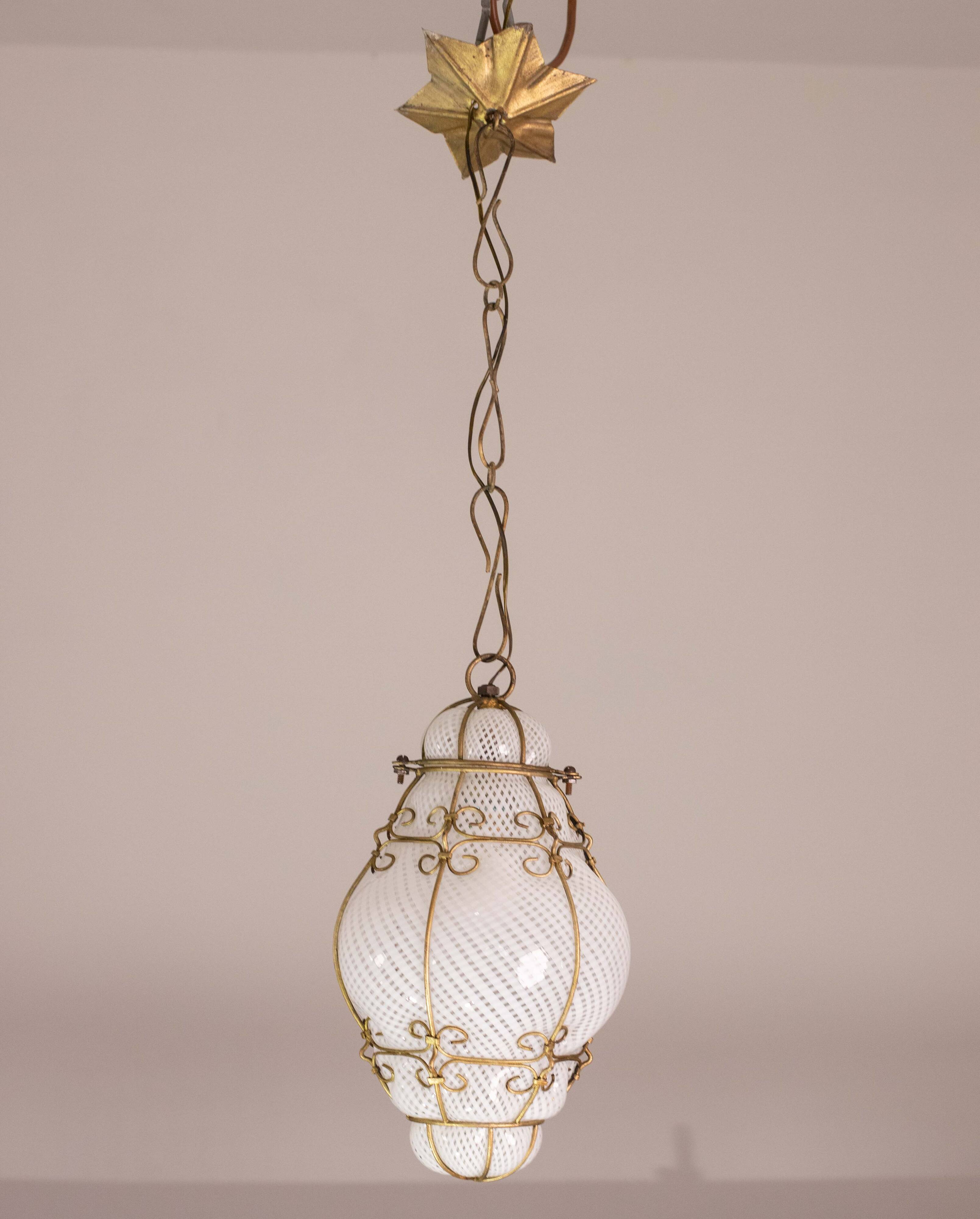 Extraordinary Venetian Lantern in Murano Reticello Glass, 1940s