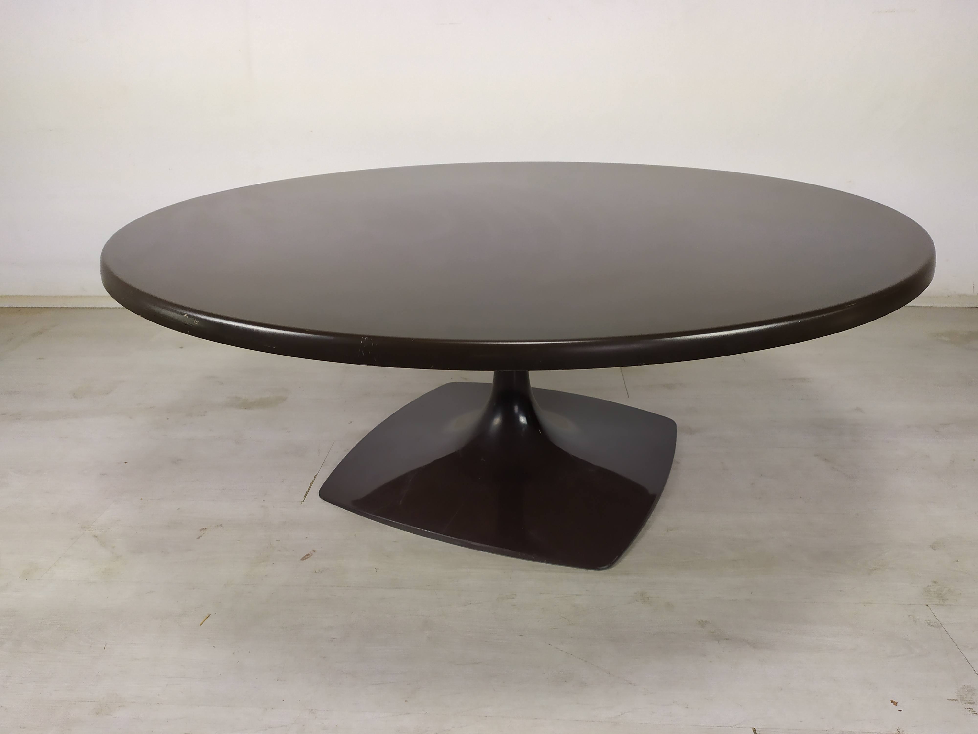 Round coffee table vintage tulip foot