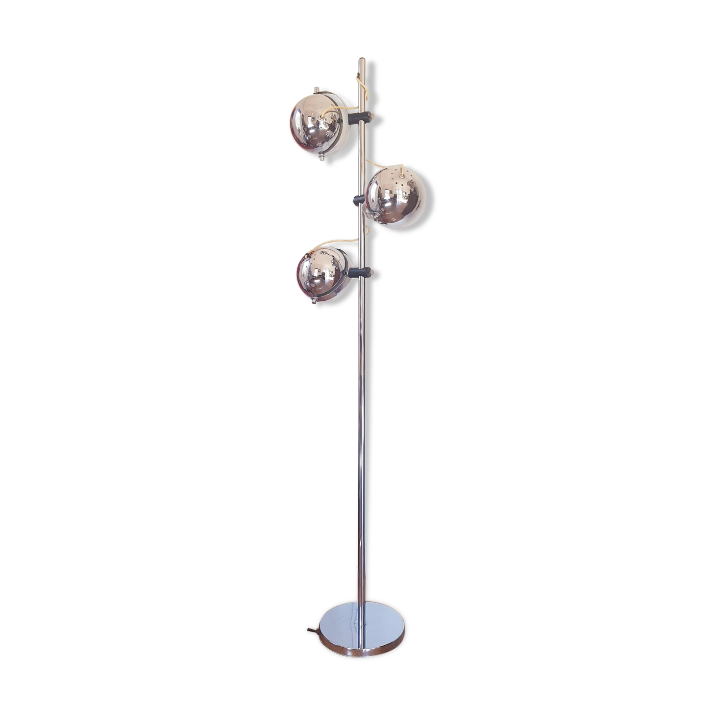 70s lamppost with 3 chrome round spots