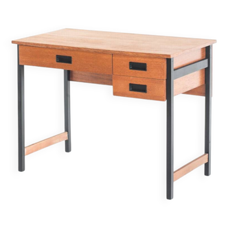 Bureau vintage trois tiroirs. Placage chêne et hêtre massif. France, 60's