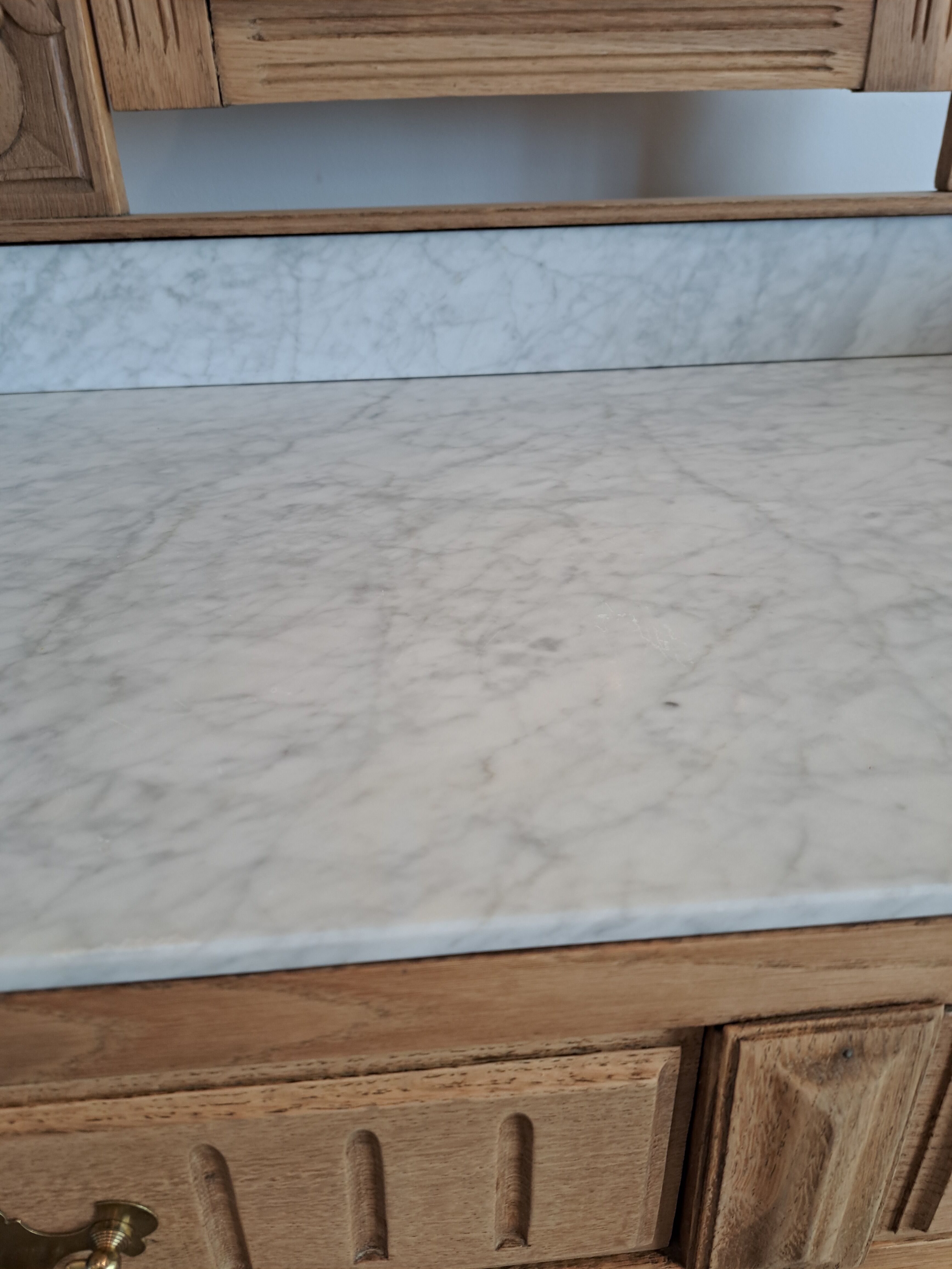 Bathroom cabinet with marble top in Henri II style