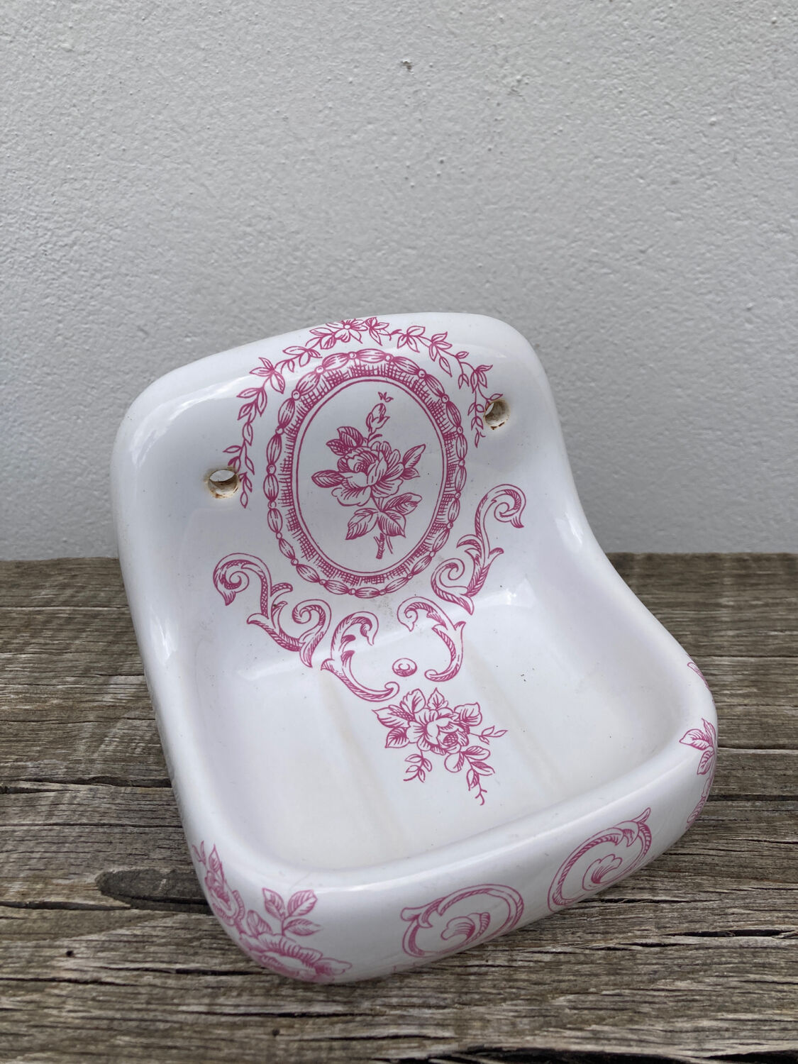 Wall soap holder in Paris porcelain
