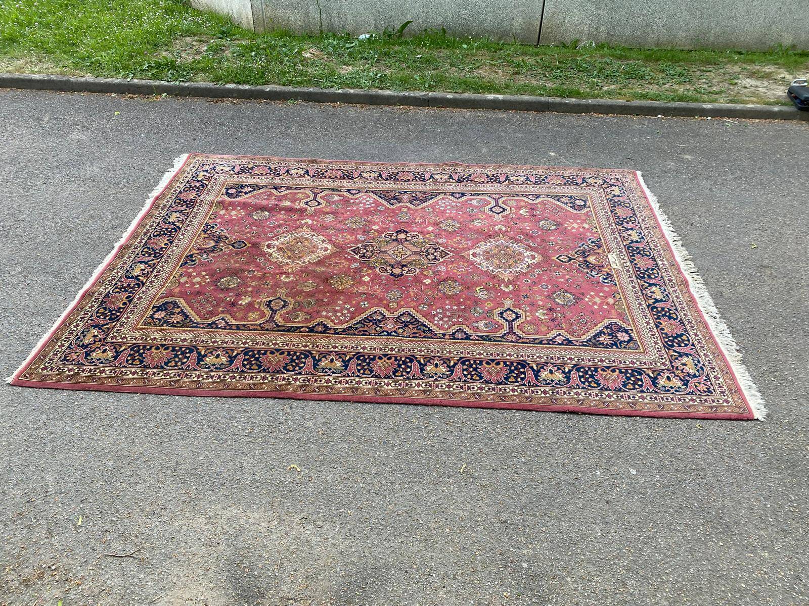 Persian rug in burgundy knotted wool 200x300