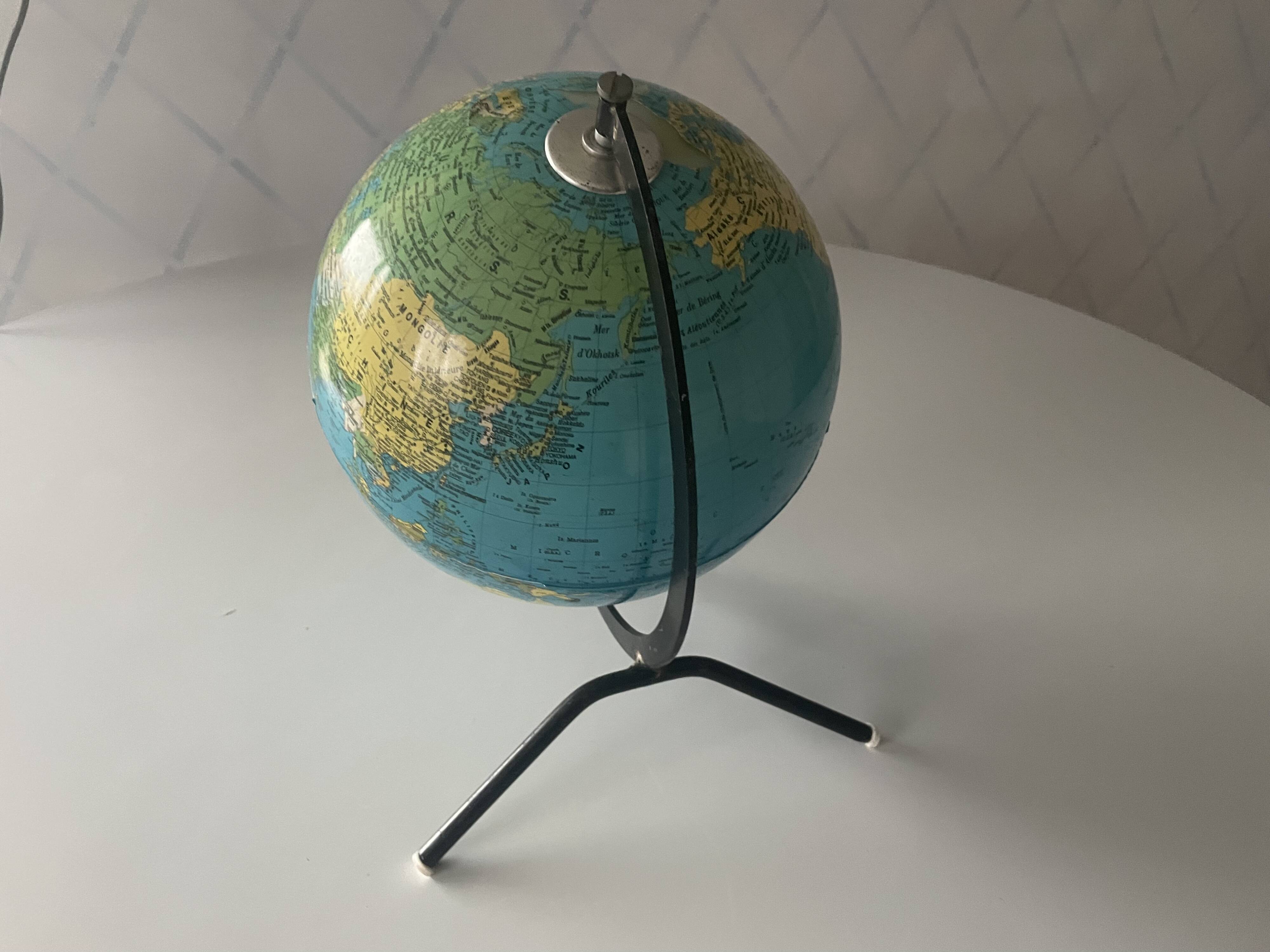 Tripod terrestrial globe