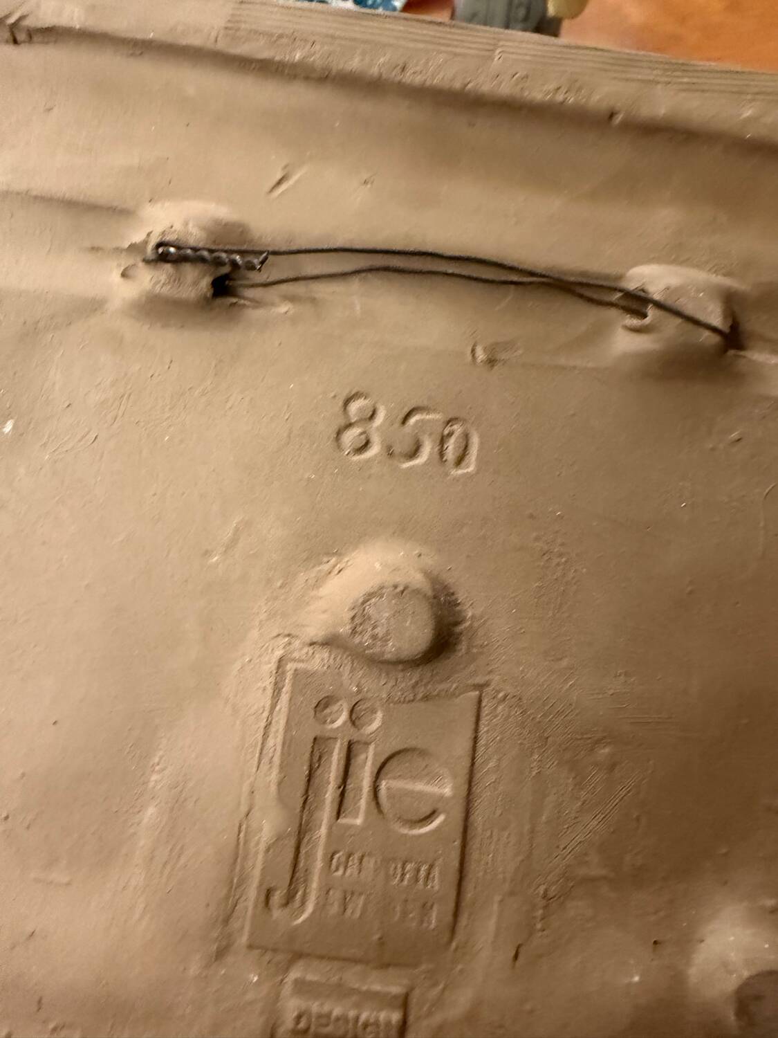 For sale: a set of 2 decorative plates by Jie Gantofta.