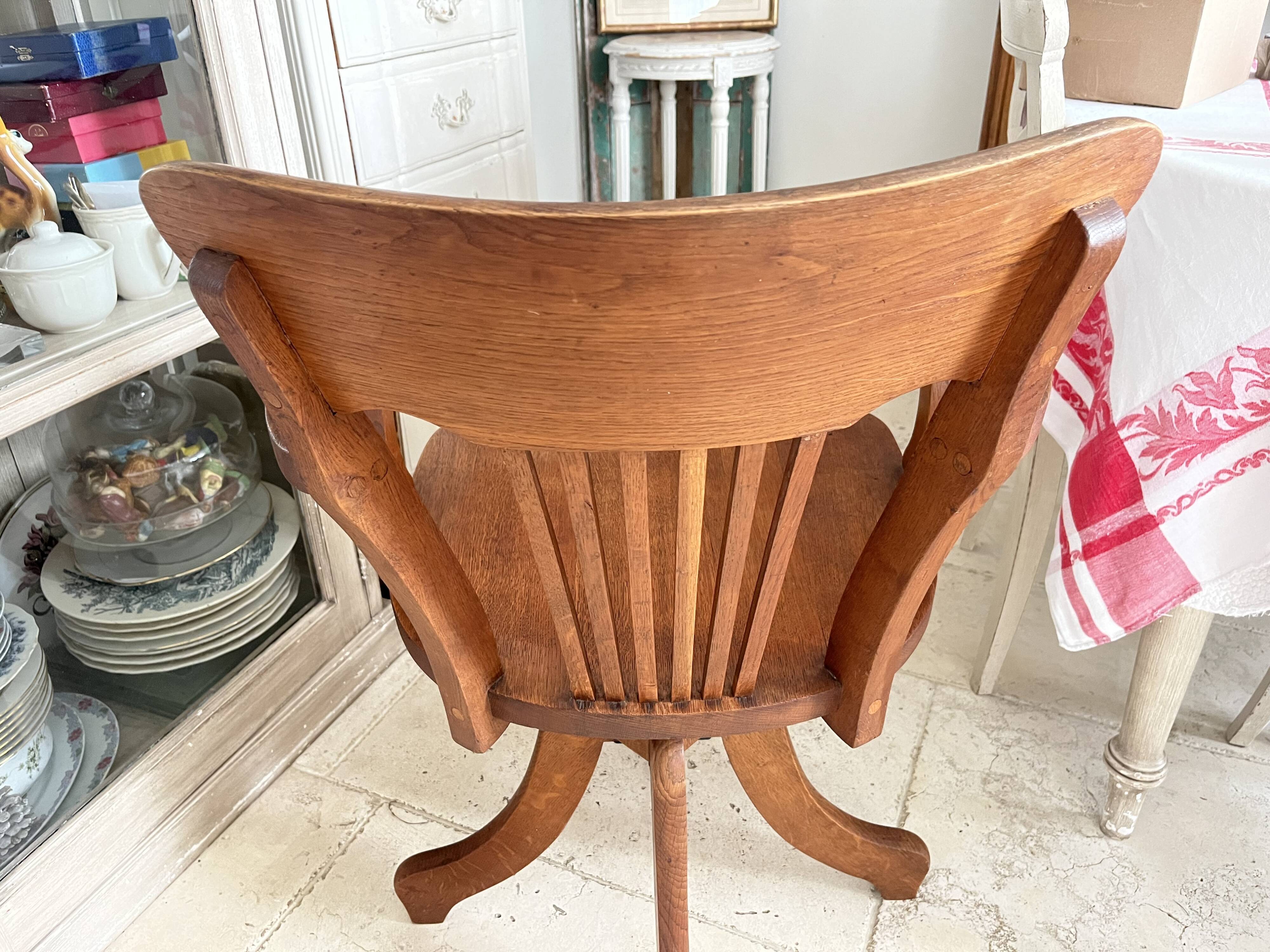 Fauteuil pivotant américain en chêne