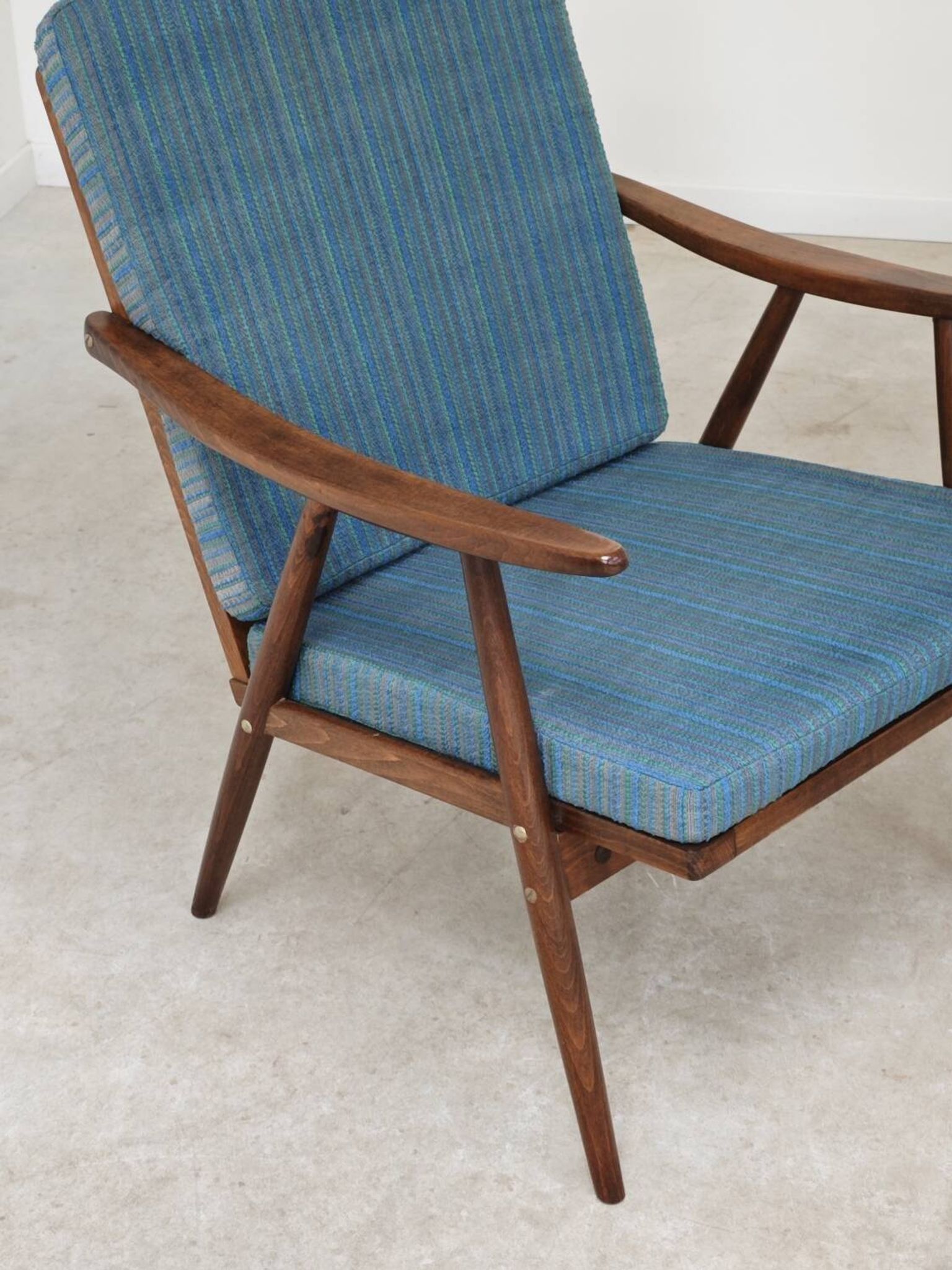 Pair of blue boomerang armchairs by Antonin Suman for Ton (Thonet) 1960