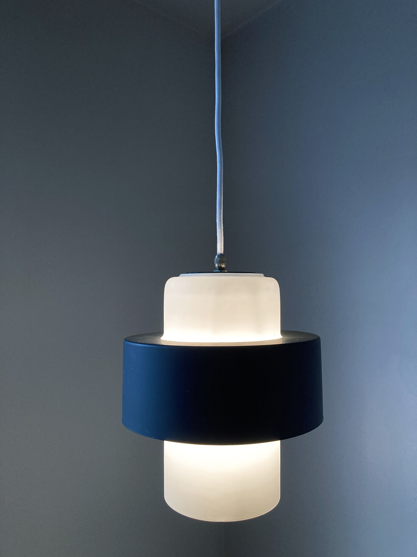 Philips suspension by Louis Kalff. Opaline and metal. 1960