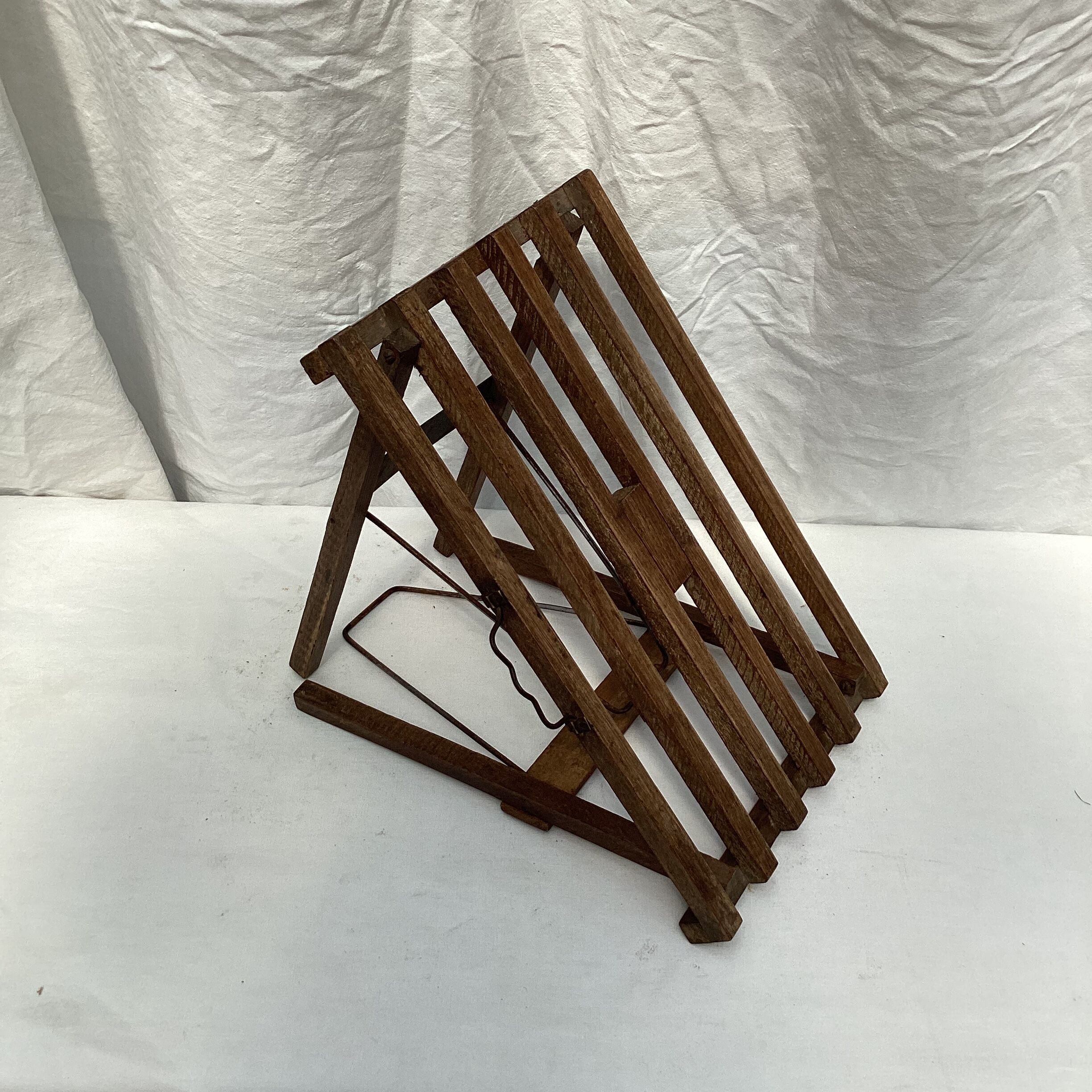 Small folding table in vintage oak wood dimension: H-34cm-L-42cm- Pr-26cm-
