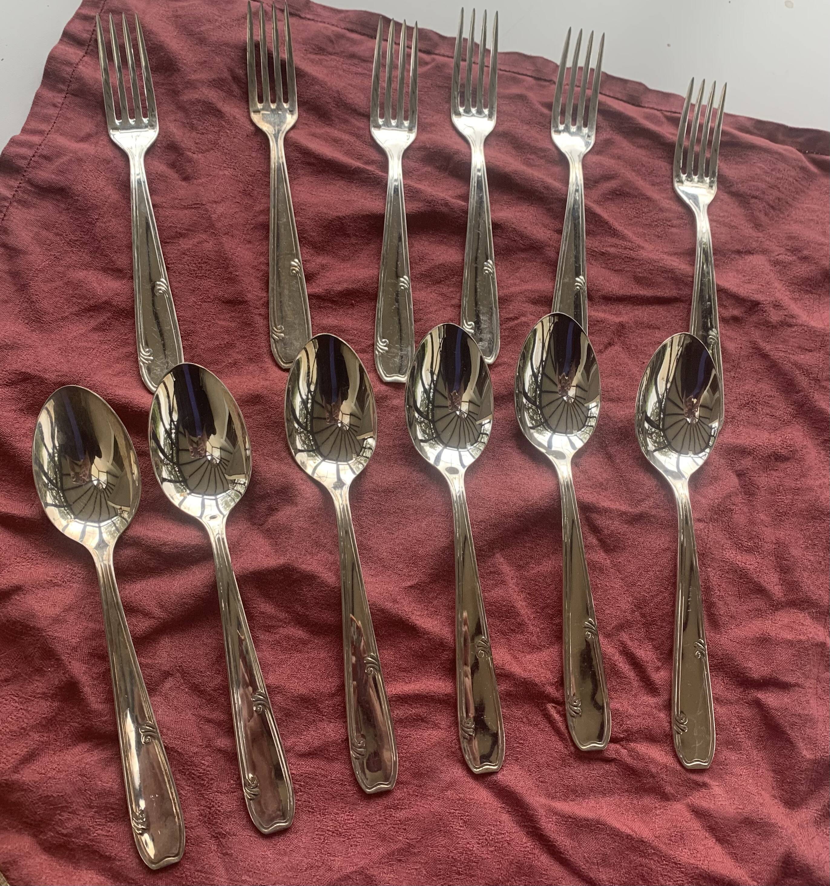 Set of 12 cutlery, 6 soup spoons and 6 forks in silver-plated metal, hallmark 84 and hallmark