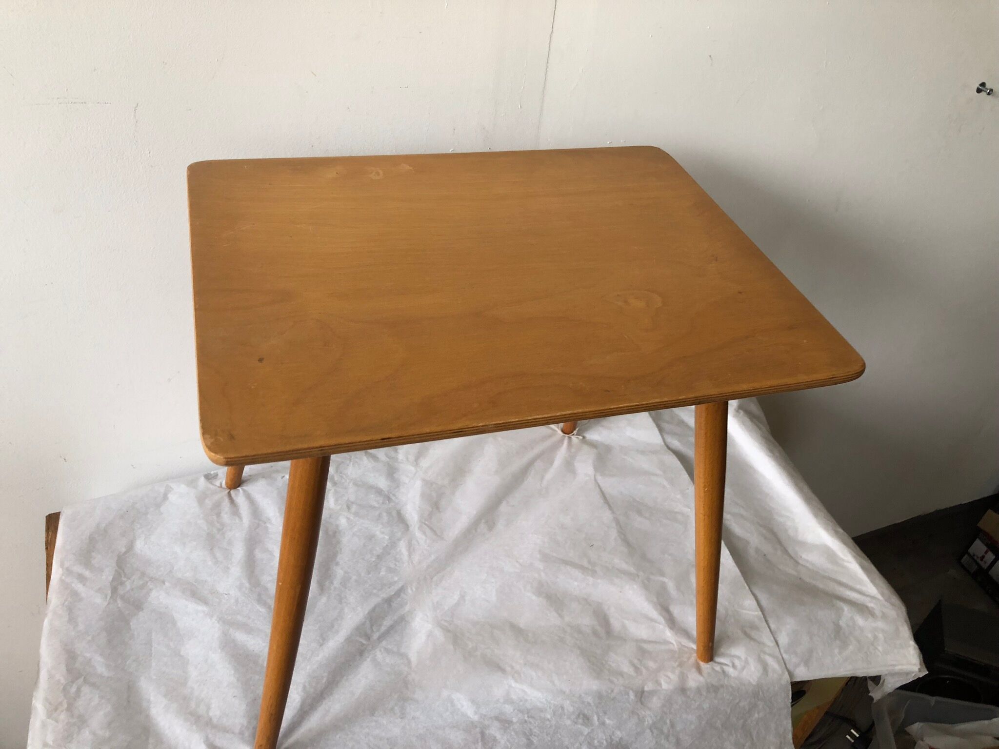 Table child 50s feet compass