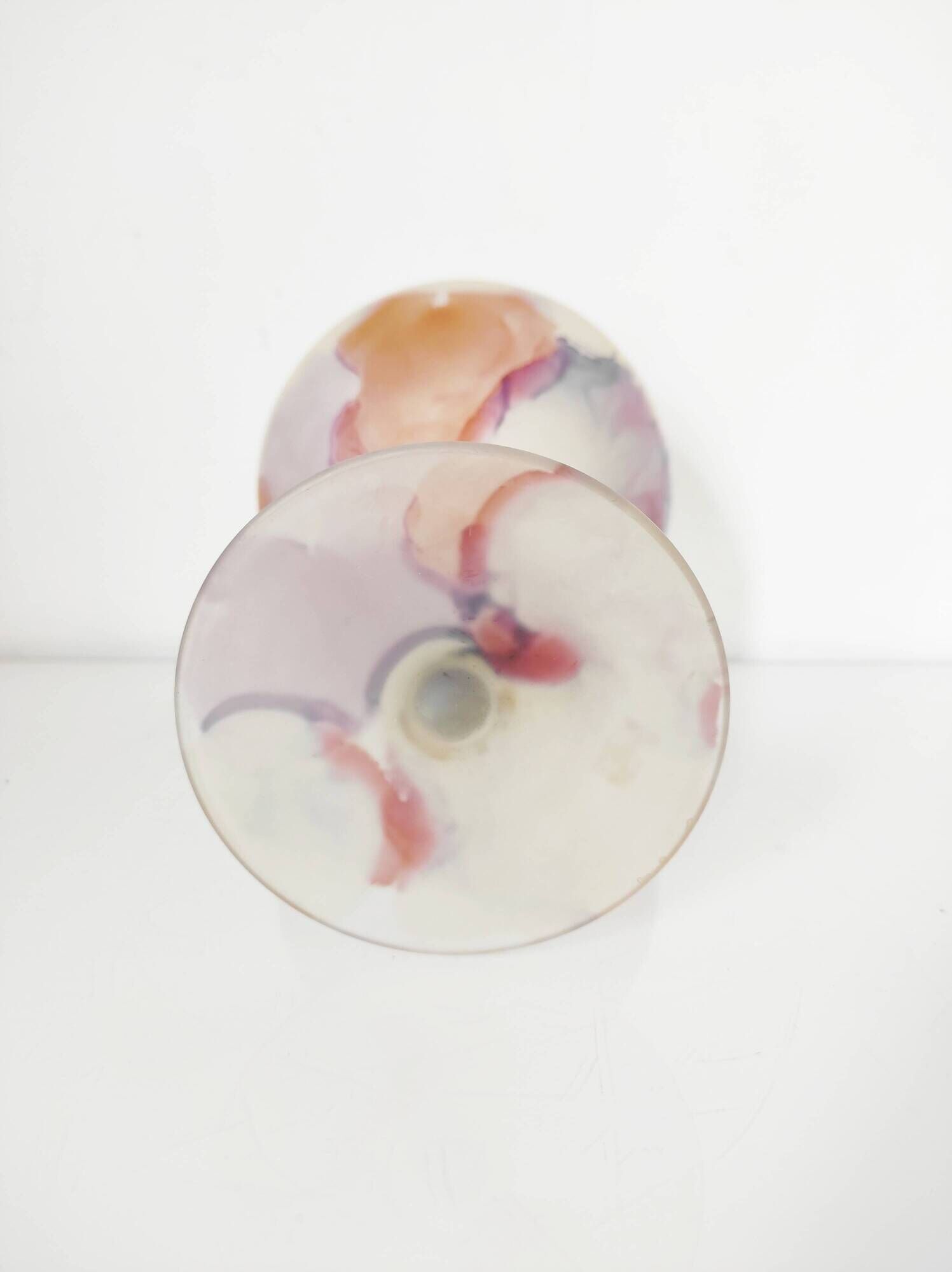 Bonbonnière en verre peint
