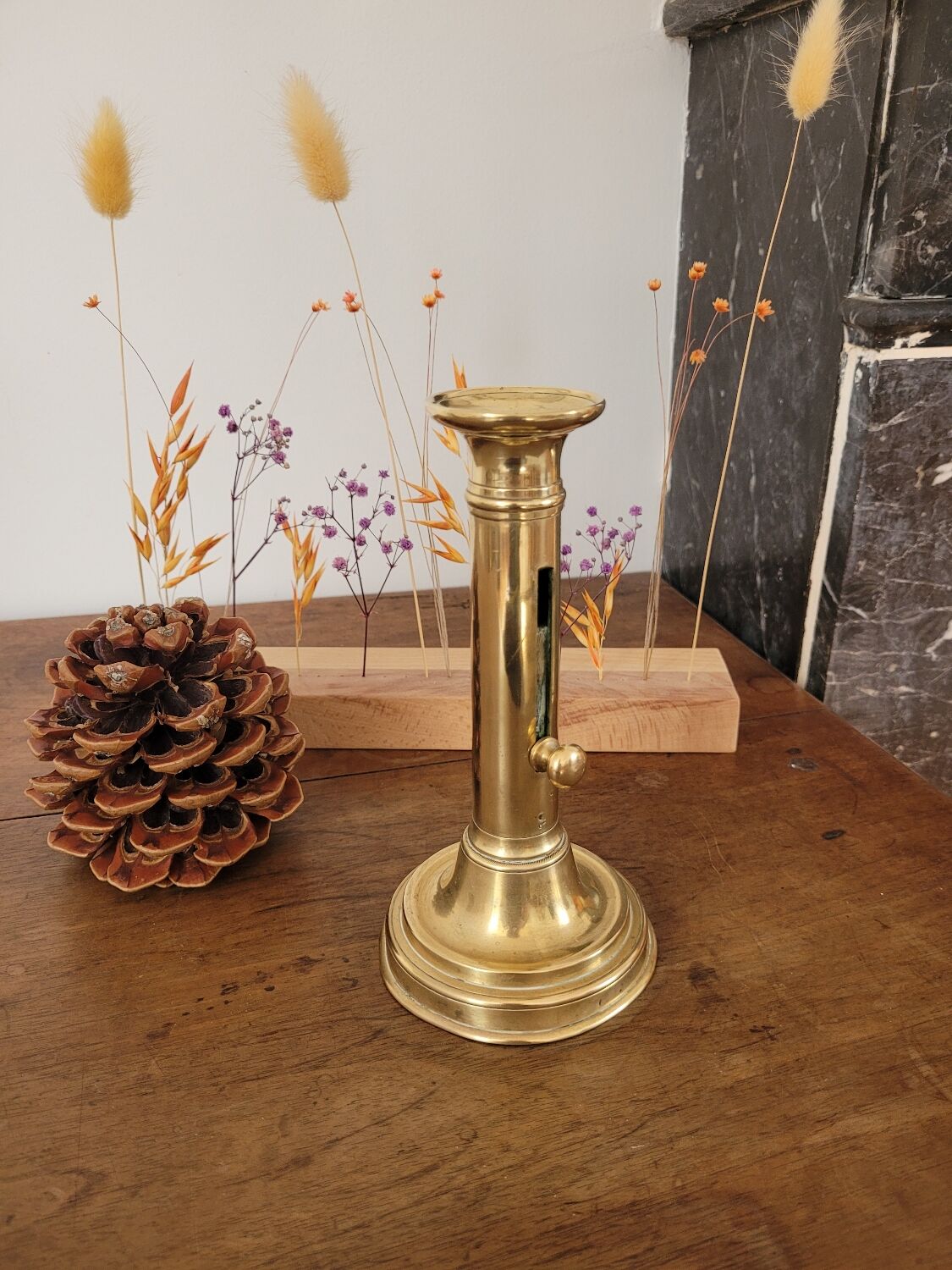 Push candle holder with tiered base no. 1