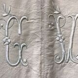 Paire de draps anciens marqués « CV »