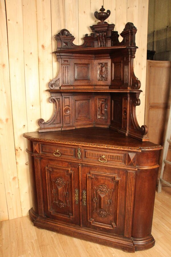 Paire d'encoignures de château XIXeme