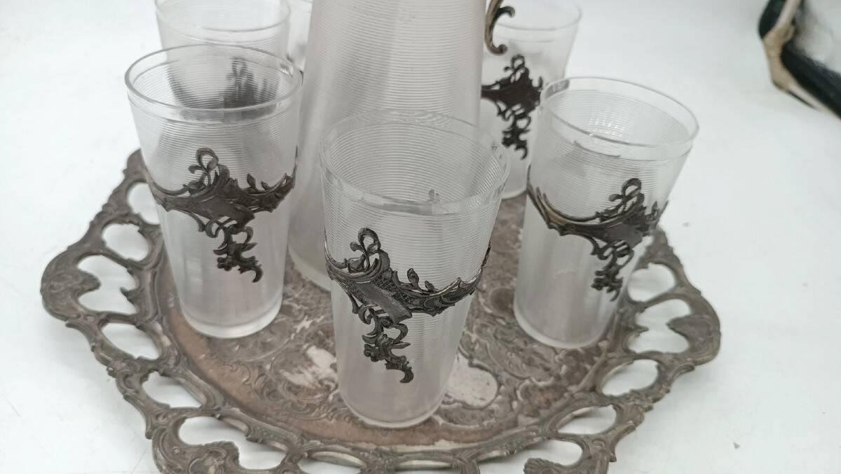 Tray with carafe and 6 glasses, glass and silver-plated metal, Art Nouveau period