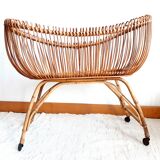 Berceau moïse en rotin vintage vers 1960