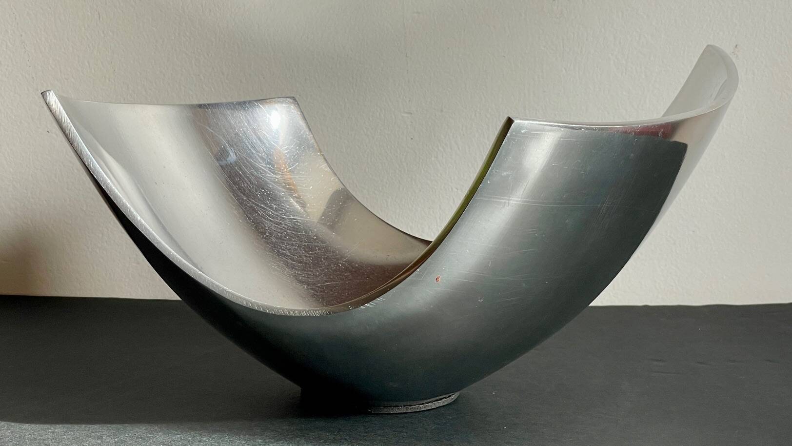 Vintage polished metal fruit bowl