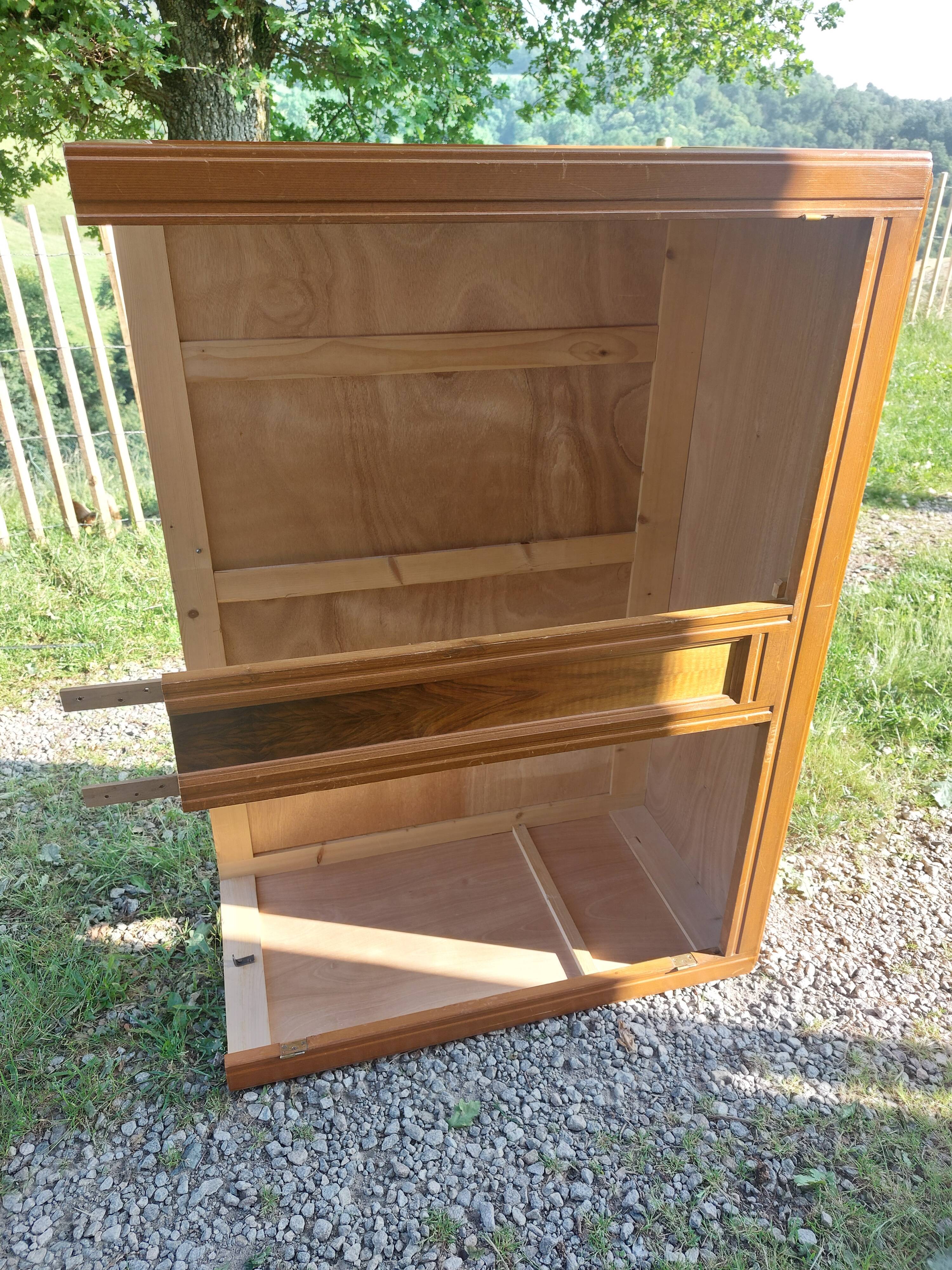 triple function wardrobe, compass feet