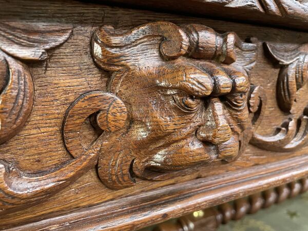 Bureau style louis xiii chêne massif sculpté restauré