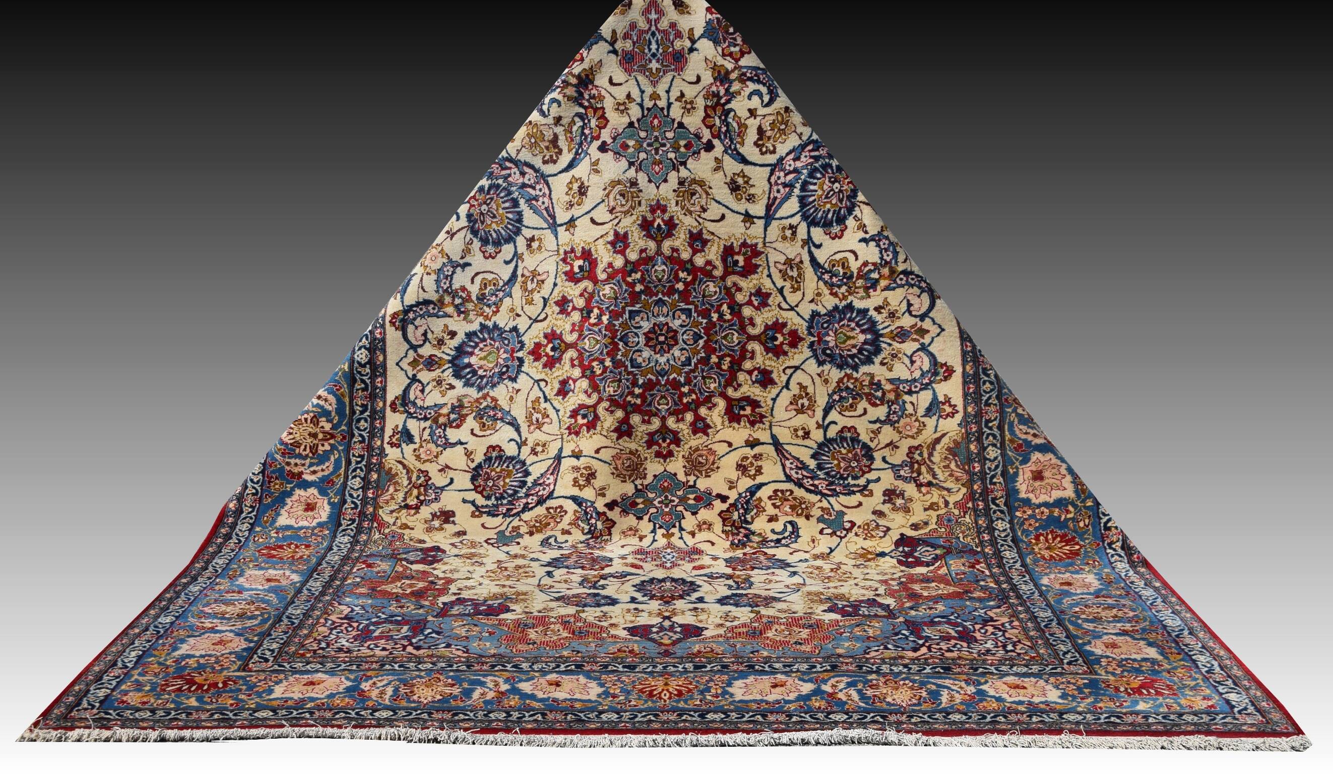 Grand tapis d'orient Ispahan – Iran, époque du Shah : 258 × 375 cm