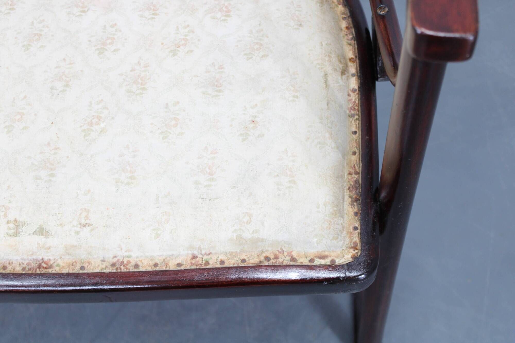 Josef Hoffmann Variation of Art Nouveau "Fledermaus" sofa by Fischel