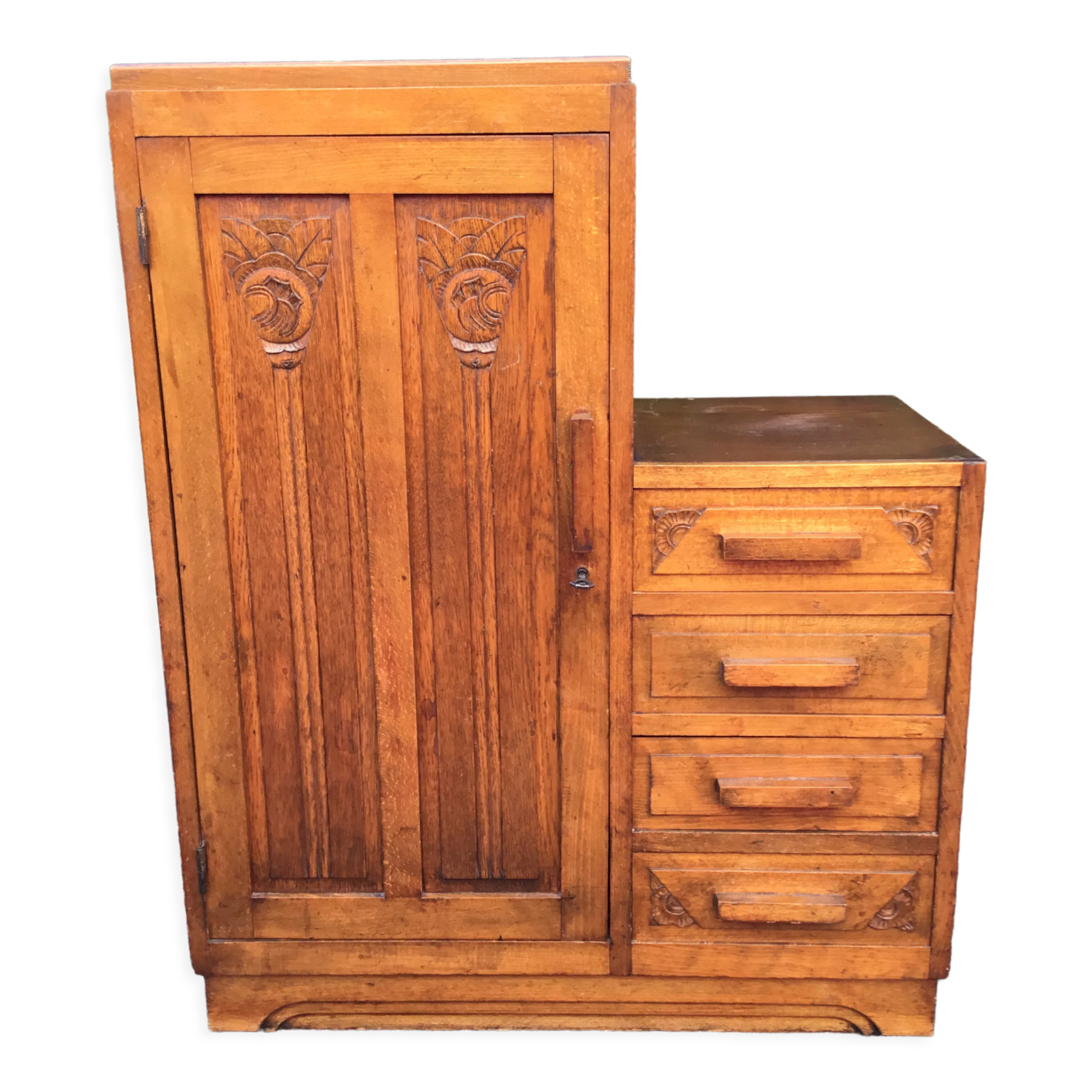 Commode asymétrique